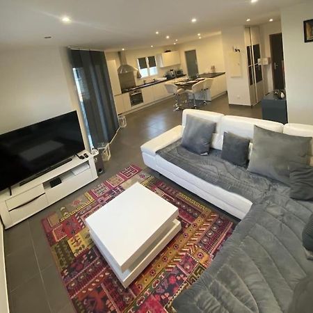 Appartement Belle Vue Sur Les Montagnes Saint-Pierre-en-Faucigny Exterior foto